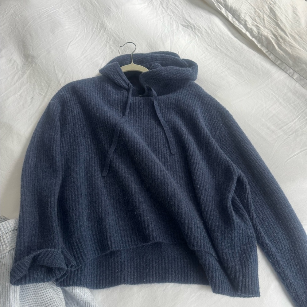 Filoro hooded Sweater